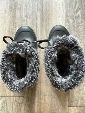 Bogs Women's Black Winter Fur-Lined Ankle Boots